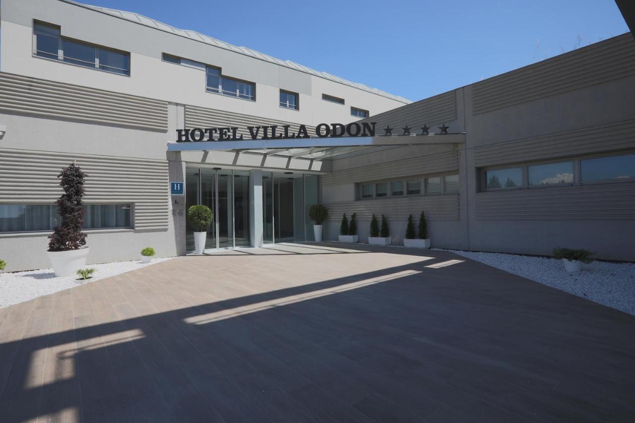 Hotel Villa Odon Villaviciosa de Odón Exteriör bild