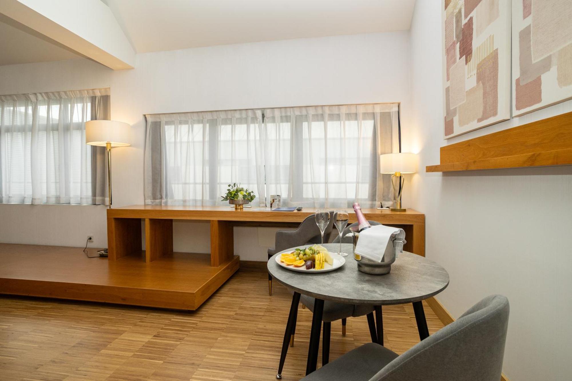 Hotel Villa Odon Villaviciosa de Odón Exteriör bild